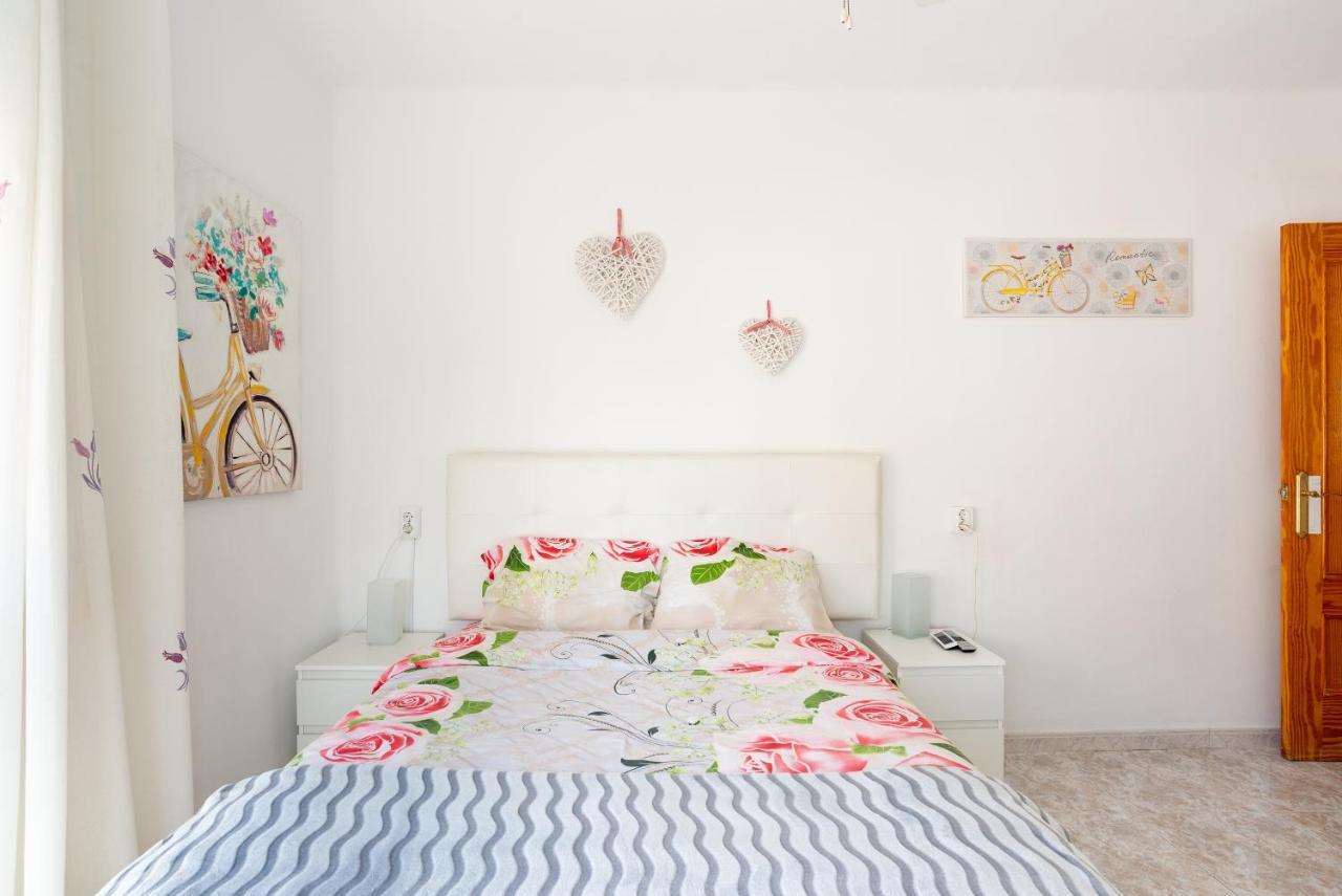 Rooms Breeze & Sun Malaga Exterior photo